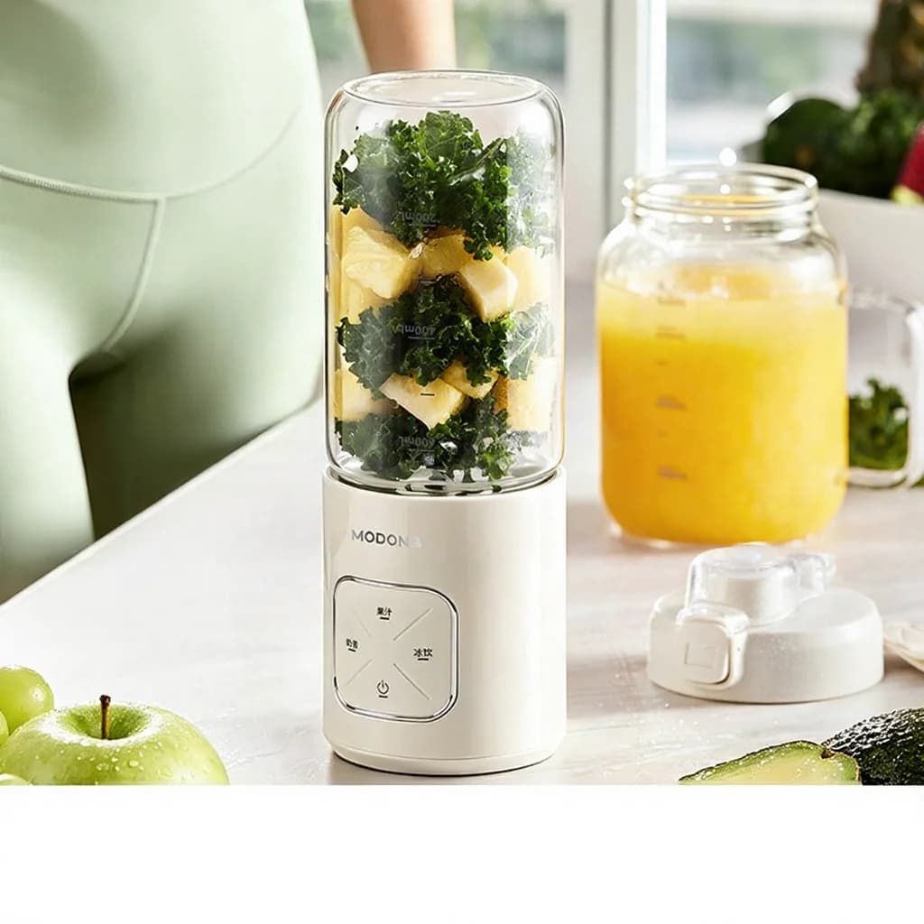 Bærbar trådløs blenderkopp for juice og smoothies