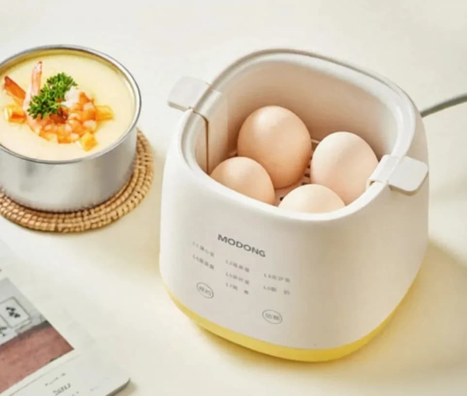Elektrisk eggkoker for 4-6 egg med eggepuddingskål
