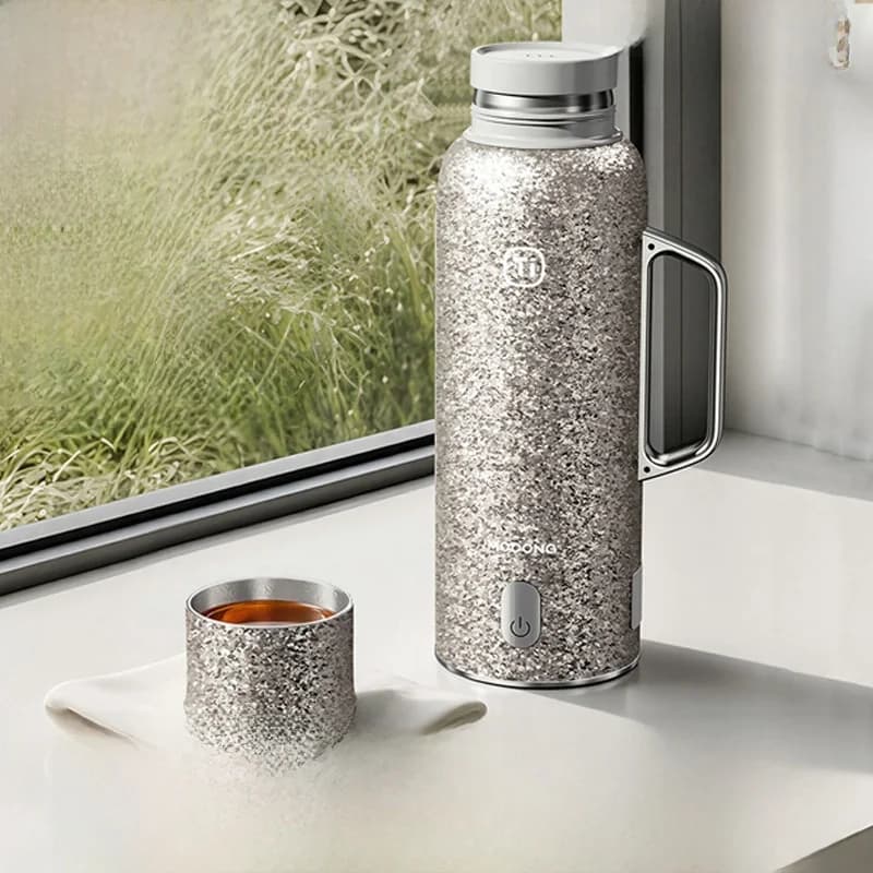 Isolert kopp i ren titan med temperaturskjerm, 601-700ml